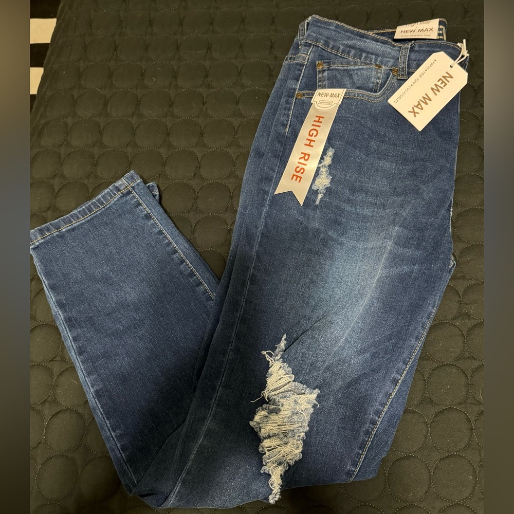New Max Women’s Jeans size 18 New with Tags